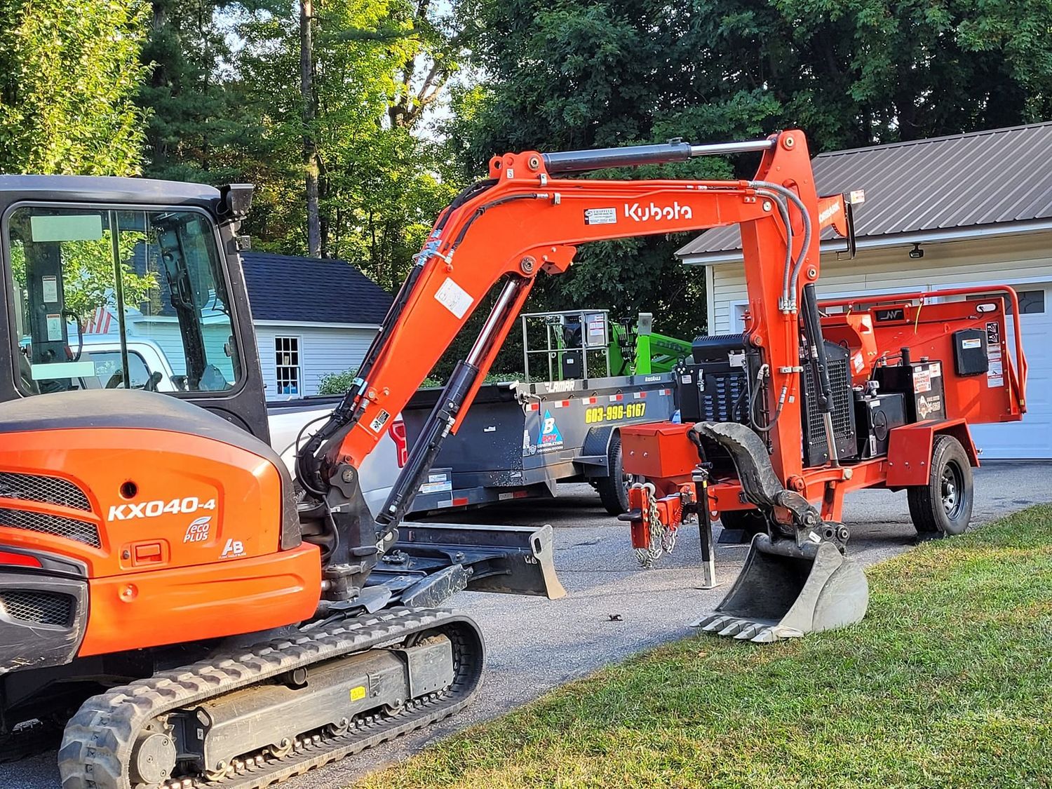 Kubota KX040 with thumb and angle blade (10k lb with cleanup bucket) Kubota KX040 with thumb and angle blade (10k lb with cleanup bucket)