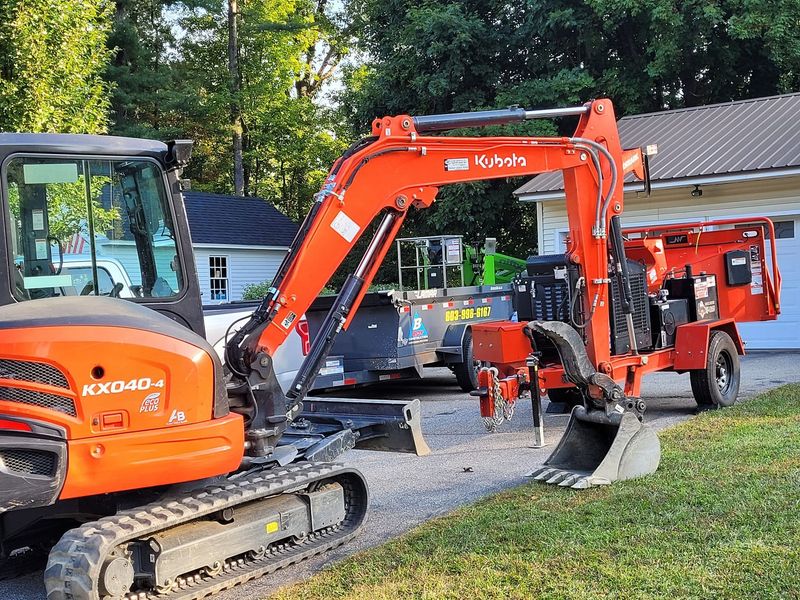 Kubota KX040 with thumb and angle blade (10k lb with cleanup bucket)