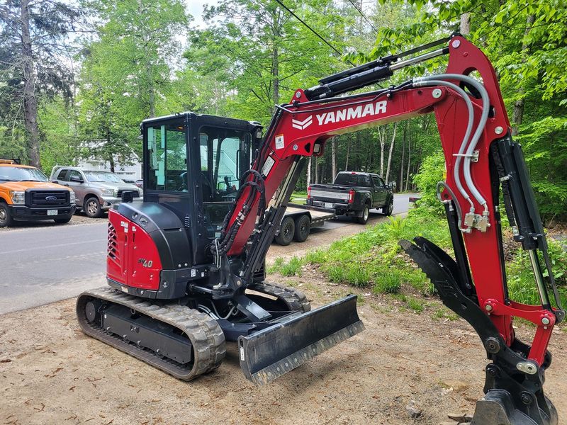 Yanmar SV 40 with thumb and angle blade (10k lb)