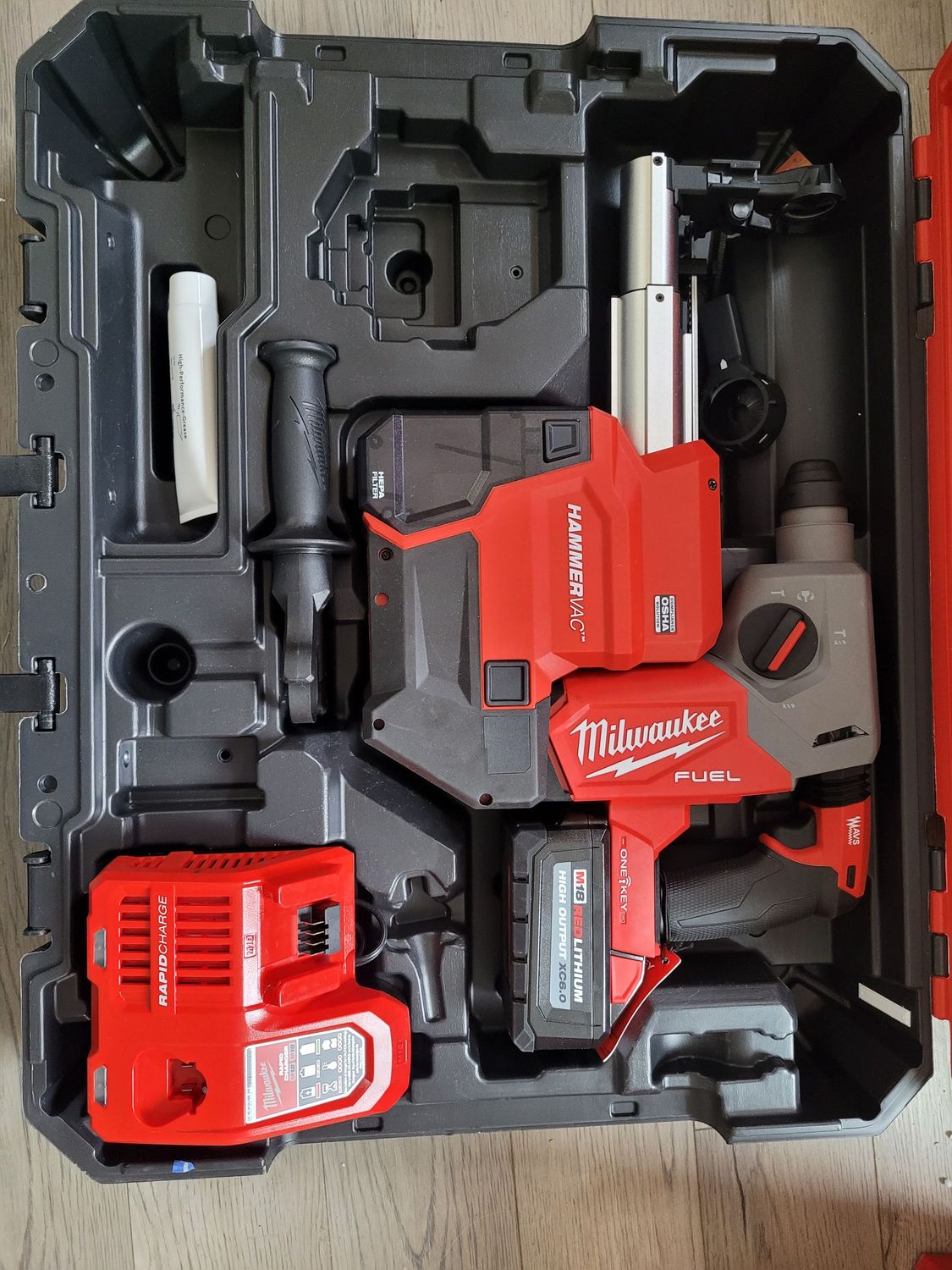 Milwaukee SDS Rotary Hammer Drill (w/ vacuum, battery & charger) Milwaukee SDS Rotary Hammer Drill (w/ vacuum, battery & charger)