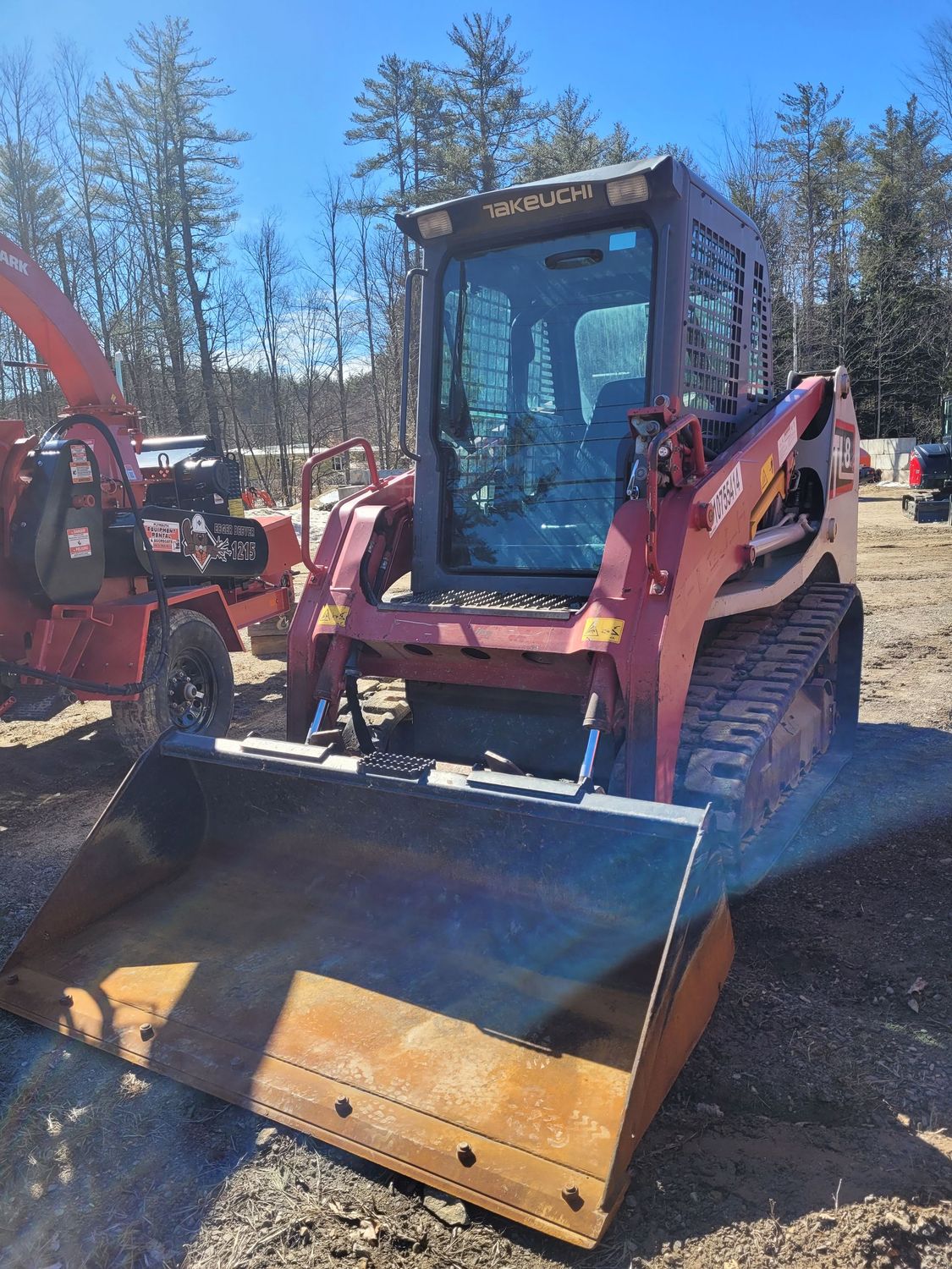 Takeuchi TL8 – 75 HP Tracked Skid Steer