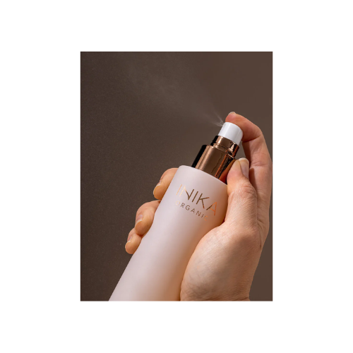 INIKA Organic Hydrating Toning Mist – verfrissend, licht peelend, geschikt voor de gevoelige huid