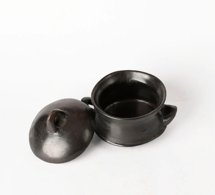 Cooking pot (ሸክላ ድስት)