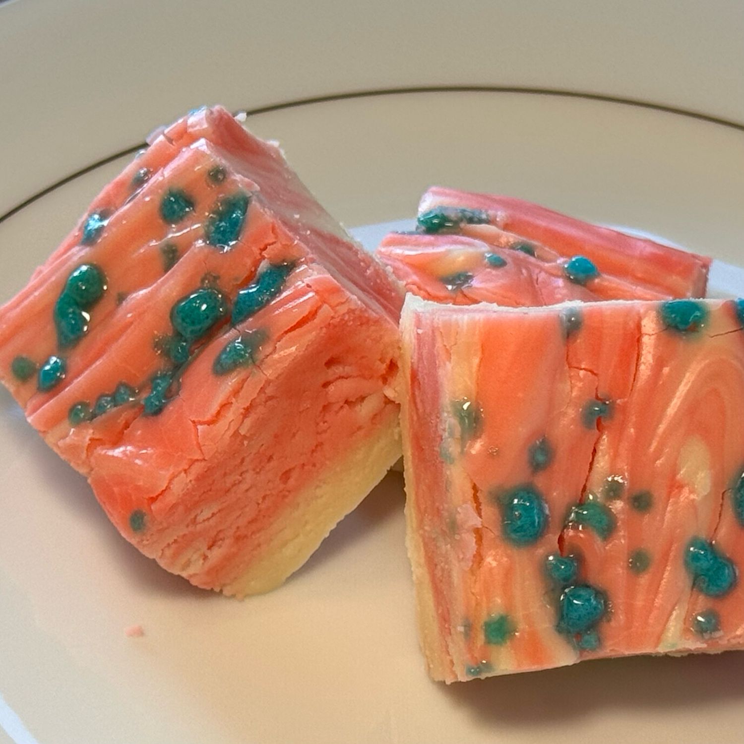 Raspberry Cream Pop