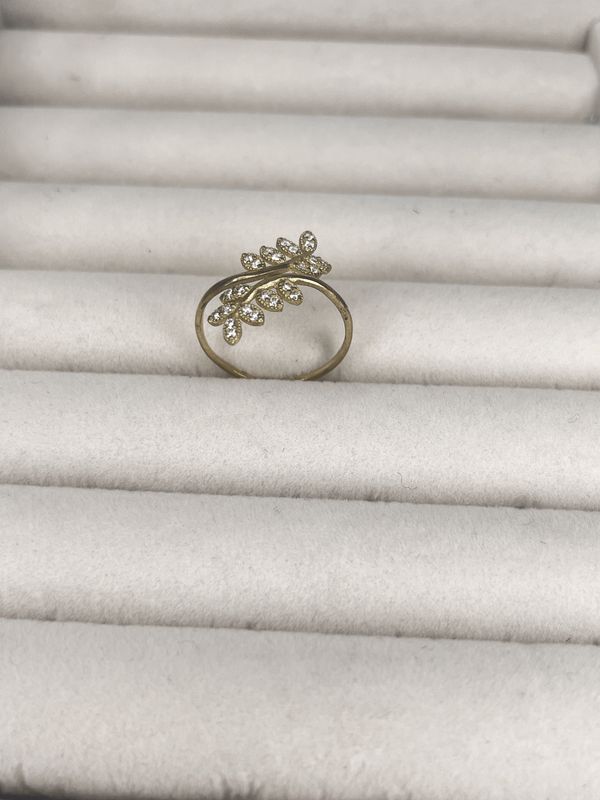 10k Gold Flower Ring