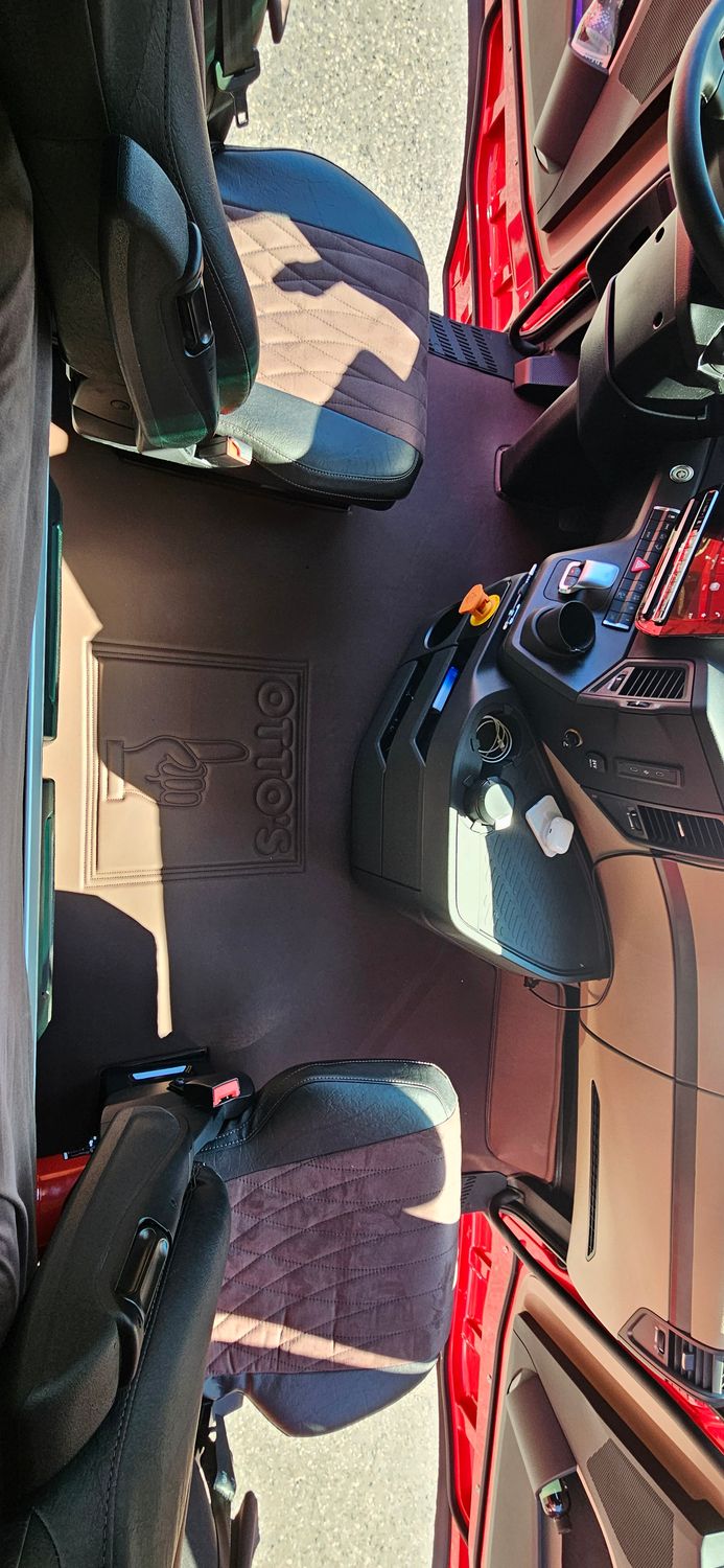 MB MP4/5/Actros L ProCabin/ -1 Teiliger Fussbodenabdeckung für unter die Einstiegsleiste