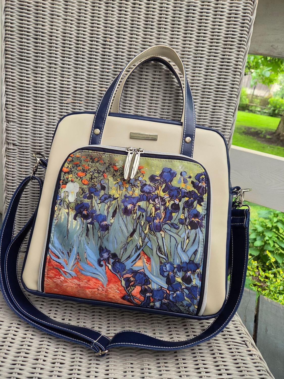 Torebka torba kuferek Irysy Van Gogha