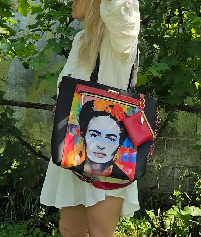 Czarna torebka torba shoperka z Fridą Kahlo