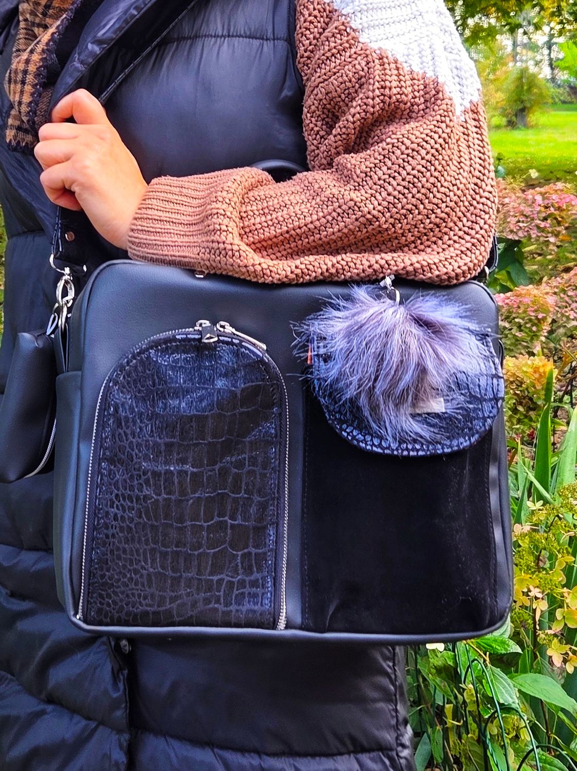 Czarna torebka box mix faktur