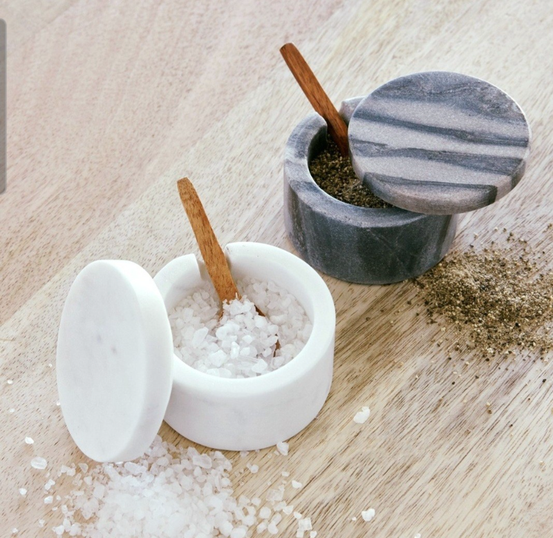 Ensemble salière et poivrier en marbre blanc et gris