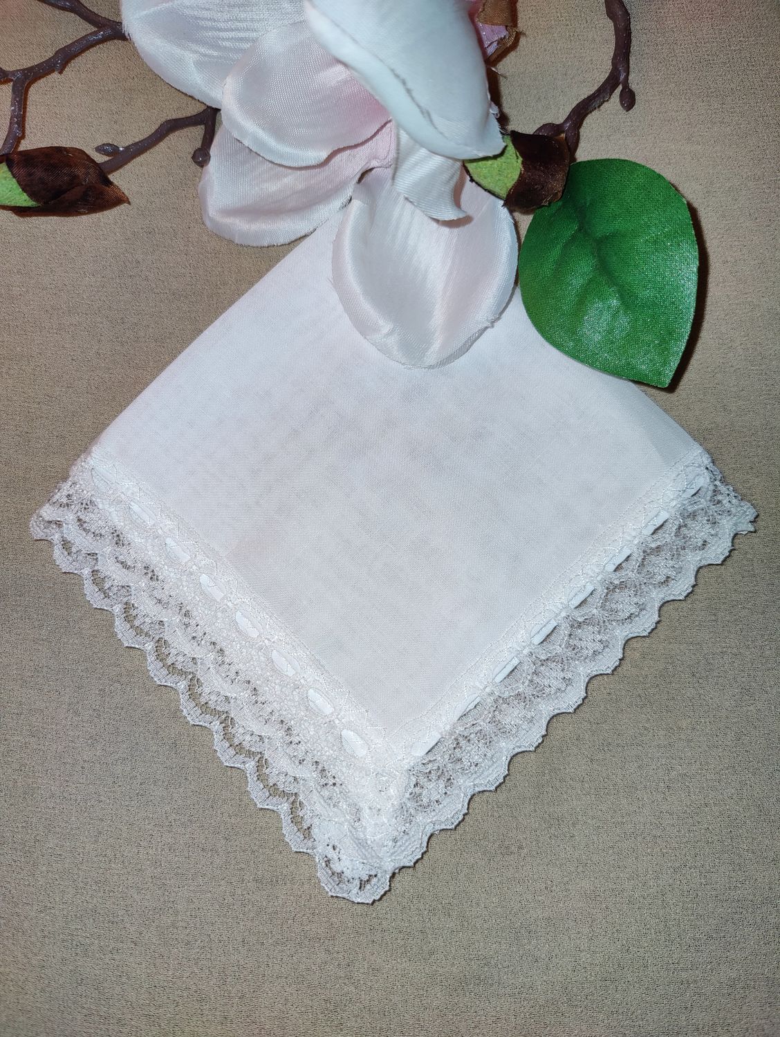 Bruiloft zakdoekje Daisy Lace