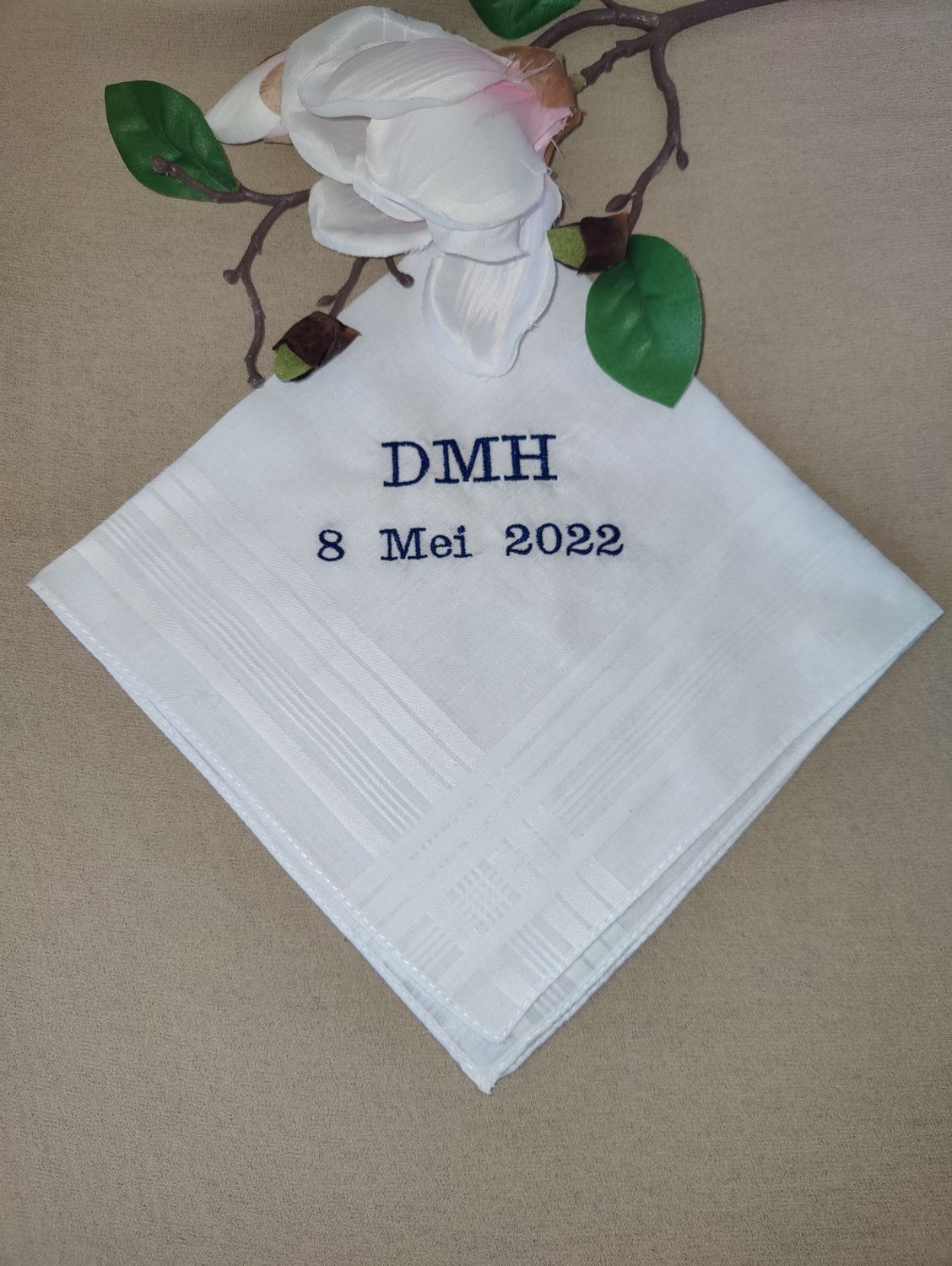 Dames of heren zakdoek tot 4 initialen en huwelijksdatum