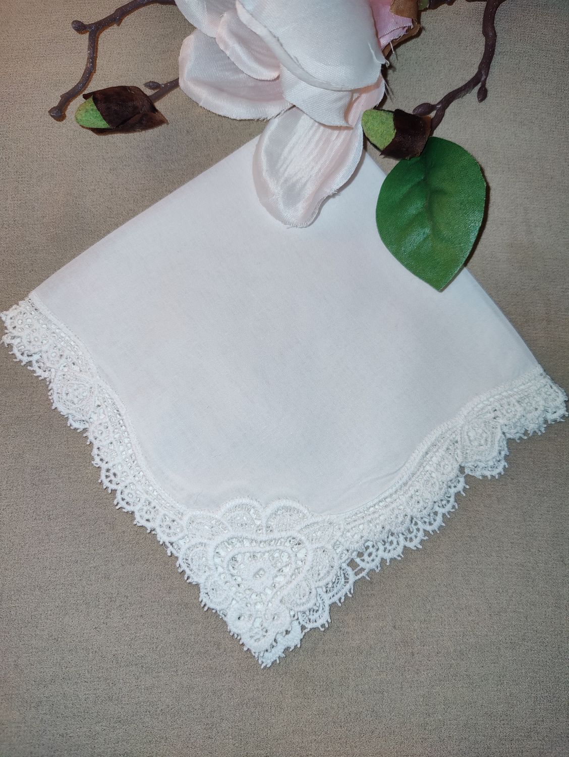 Claddagh Cluny Lace