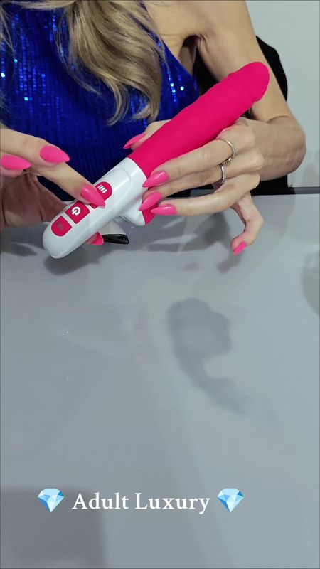 Oh La La Thrusting Magical Dildo