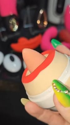 FREAKY Licking Vibrator