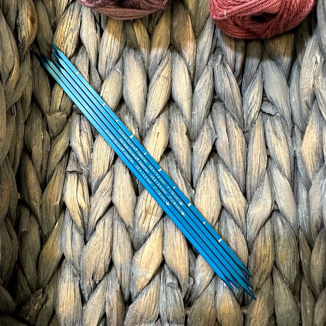Kollage Square Double Point Needles - 5 pack, Size: 4, Length: 7&quot;, Color: Blue
