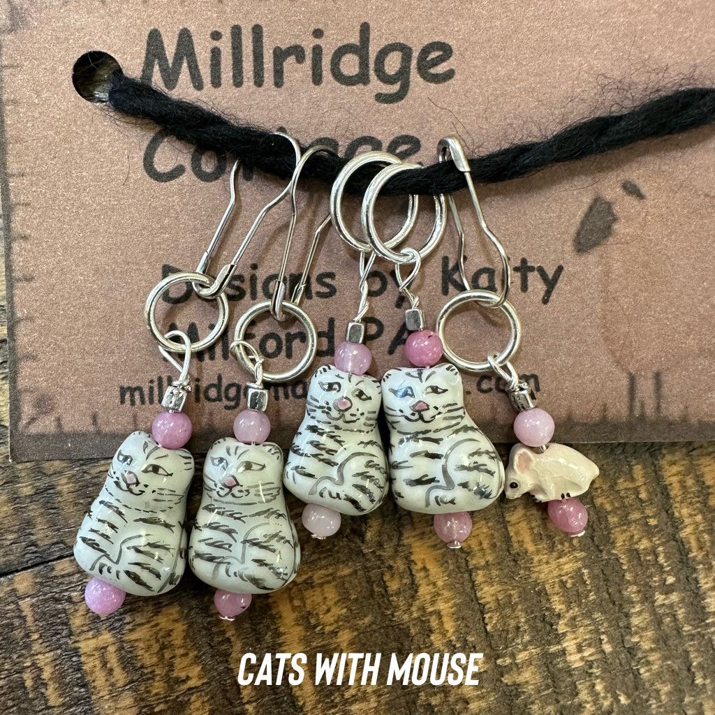 Stitch Marker - Cat with Mouse