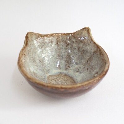 Hand-build Stoneware Cat bowl II