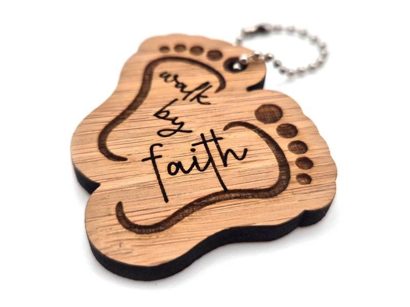 Christelijke sleutelhanger, klein cadeautje voor uitdelen of weggeven, handgemaakt, uitdeelcadeautjes, walk by faith, voeten
