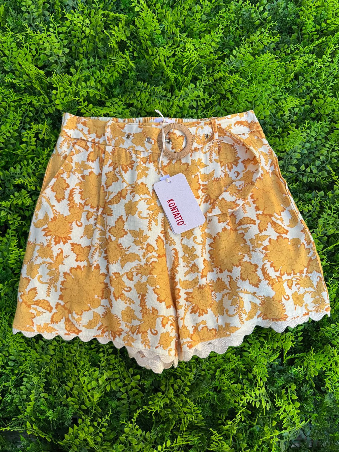 Pantaloncino fiorato giallo