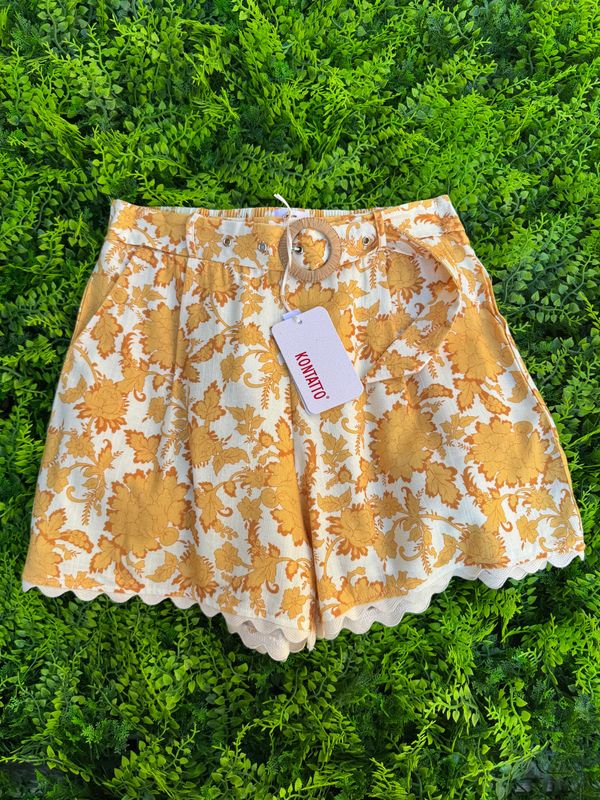 Pantaloncino fiorato giallo Pantaloncino fiorato giallo