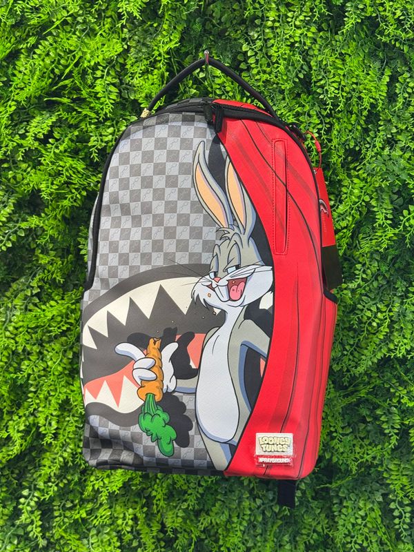 BACKPACK Bugs Curtain