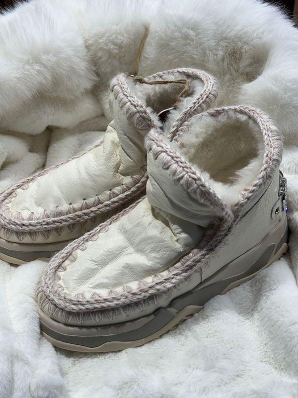 MOU Eskimo Trainer Logo Rhinestone White