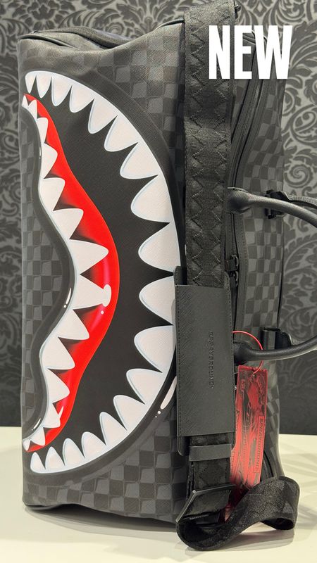 BORSONE Shark In Paris Balloon Black Duffle