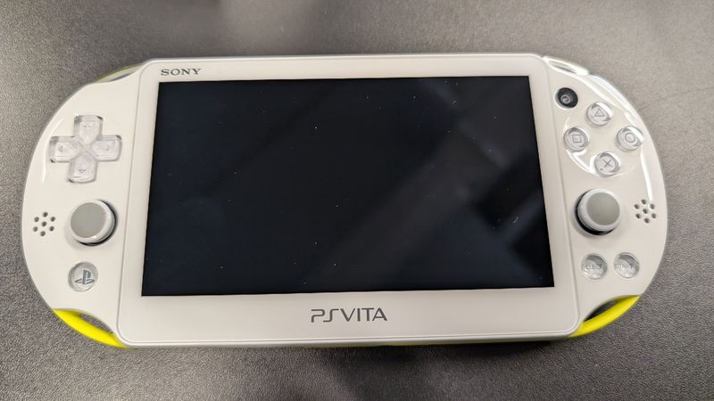 Playstation Vita Lime Green / White PCH 2000
