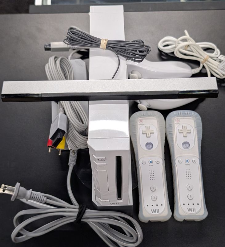 Nintendo Wii Console (White)