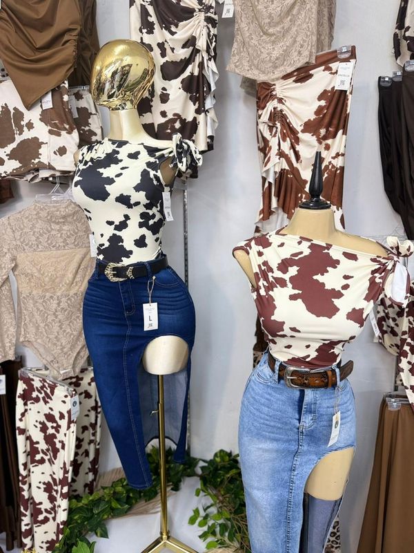 BLUSA DE VACA CON MONO EN HOMBRO