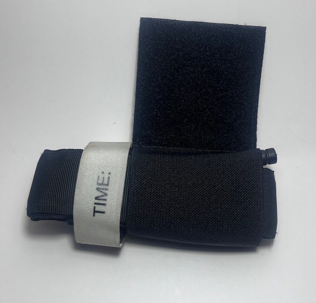 Elastic tourniquet holster