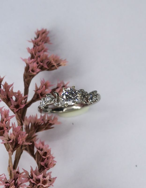 8k Diamond Moon Ring