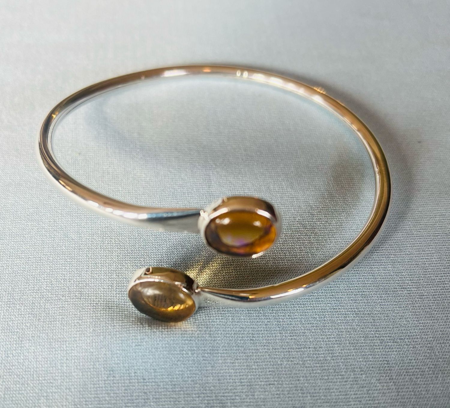 2 Yellowish Opals Bangle