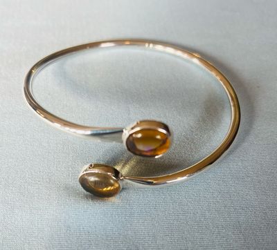 2 Yellowish Opals Bangle
