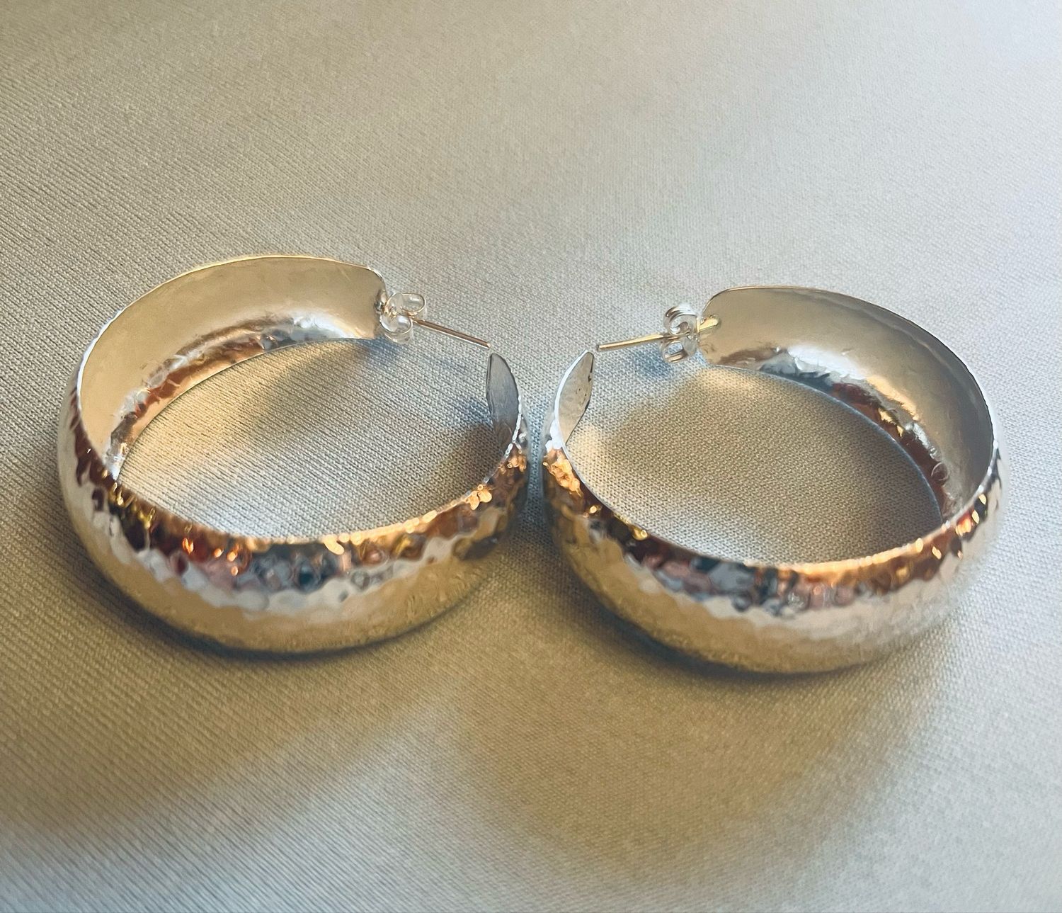 Hammered Hoops 1.5”