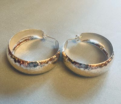 Hammered Hoops 1.5”