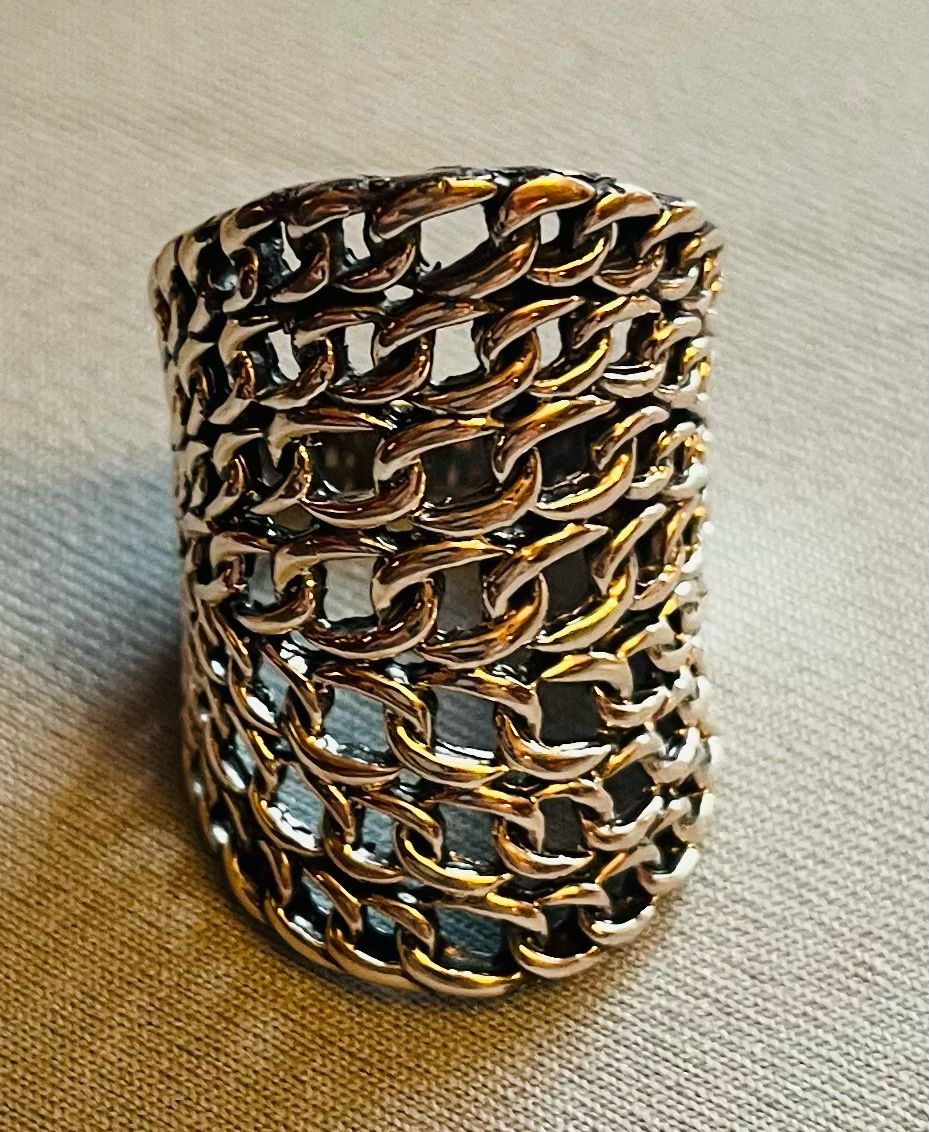 Large Links Ring; Size 8