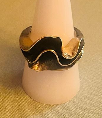 Oxidized Wavy Ring Size 8.5