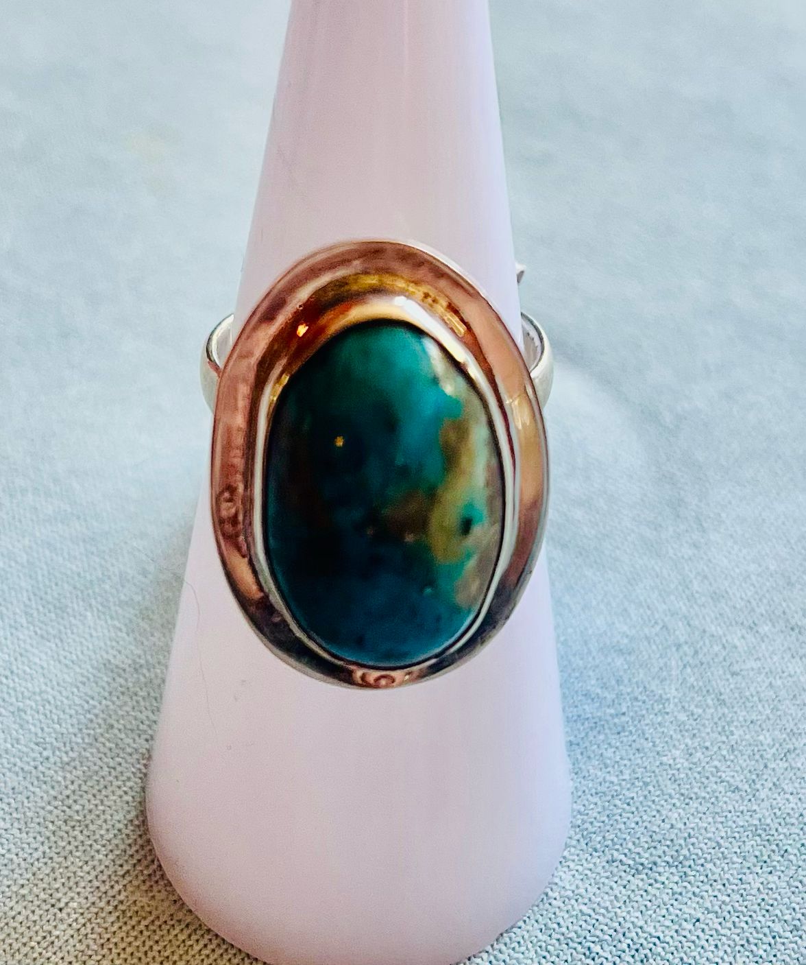 Turquoise Oval Flat Silver Setting