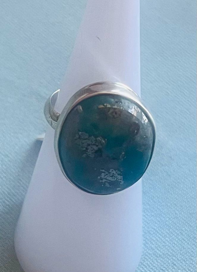 Turquoise With Silver Bits Size 6