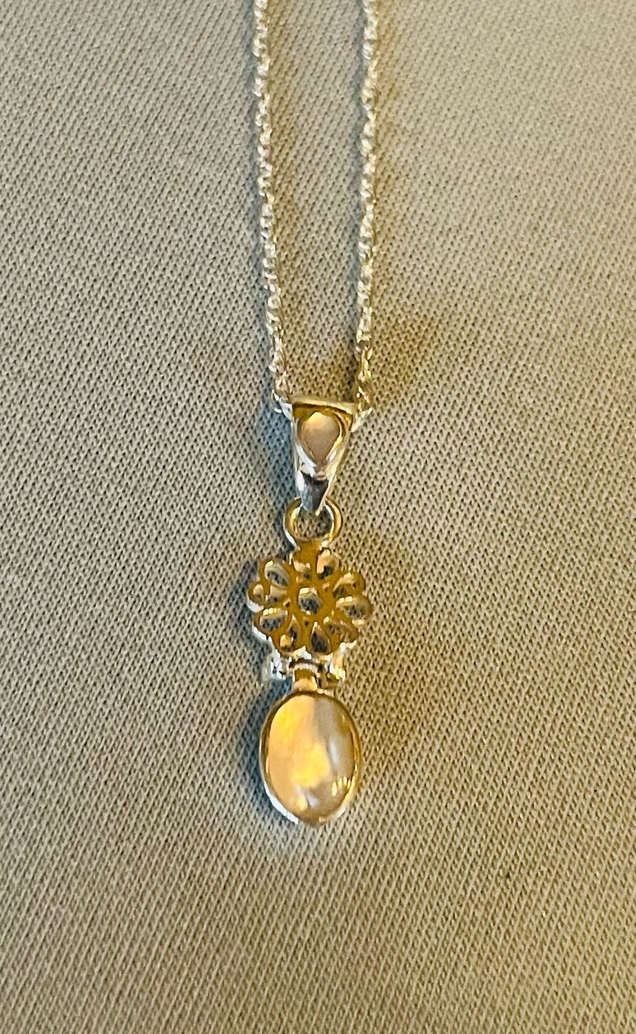Dainty Pearl &amp; Flower Necklace