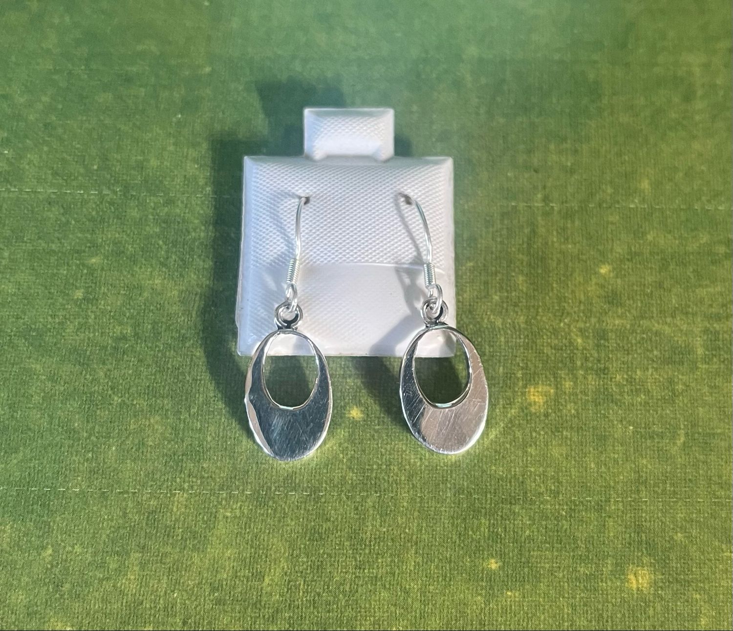 Small Oval O Earrings