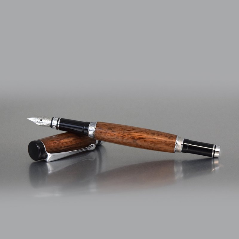 Executive Fountain Pen - Walnut Wood