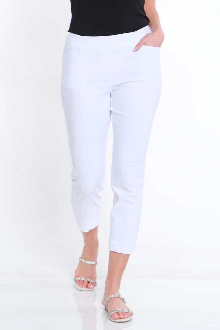 Essentials Pull On Crop Pant w/real pockets