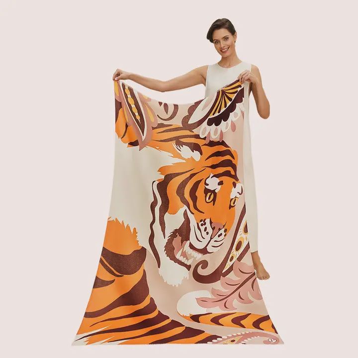 Powder-Tiger Scarf