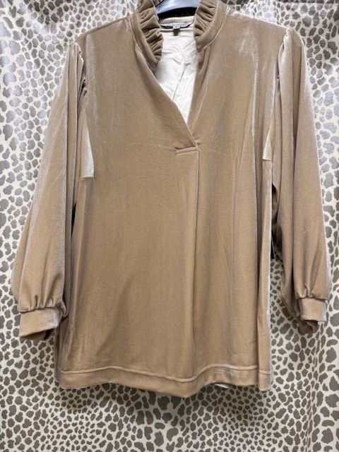 JM-Ruffle Collar Velvet Top