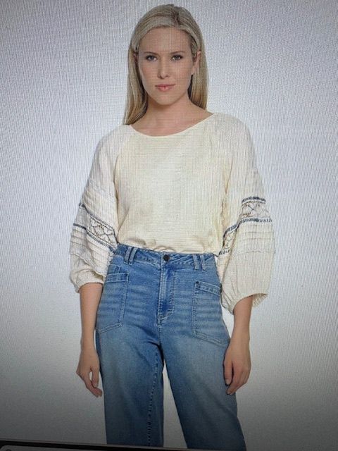 TL-Woven Top w/Pintuck