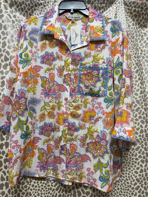 A la Carte-Crocket Trim Top