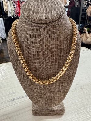 242 South-Box Chain Necklace